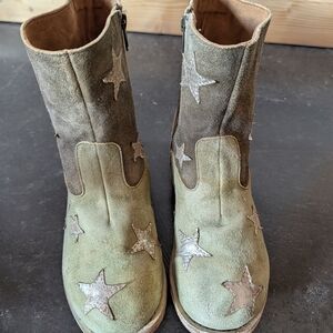 Magnolia Pearl Olive Green Suede Star Kids Boots